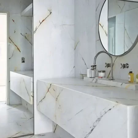 Sala da bagno in marmo paonazzo