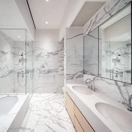 Sala da bagno in marmo bianco statuario